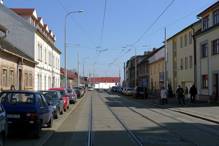 Eliška Vejchodská v Osmičce k chodníkům